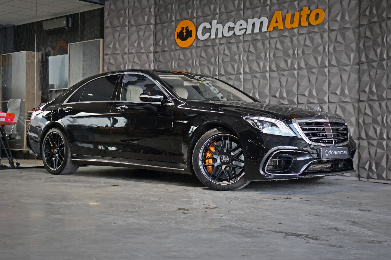 Detailed view of the car