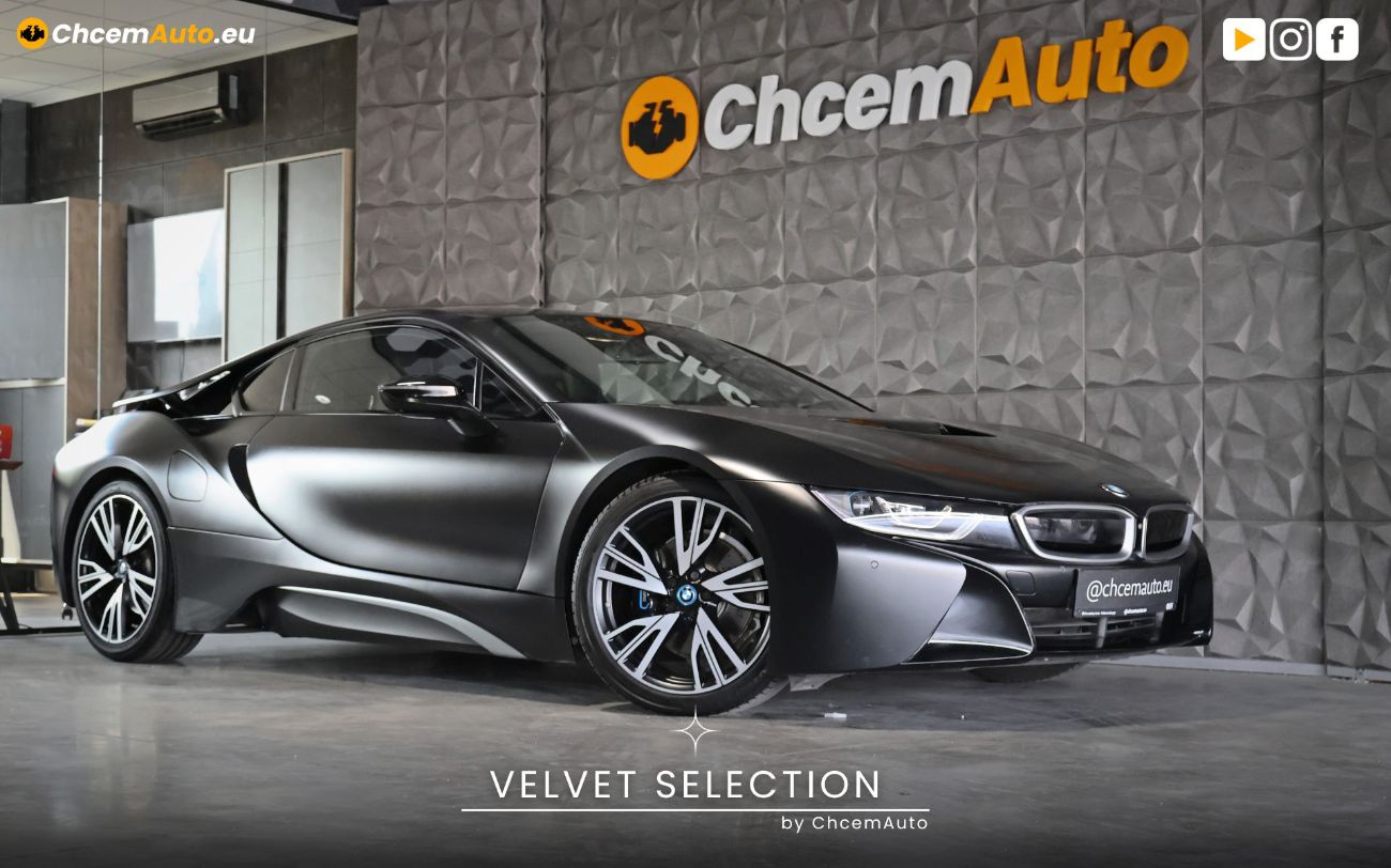 Detailed view of the car