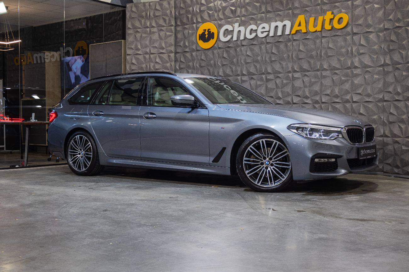 Detailed view of the car