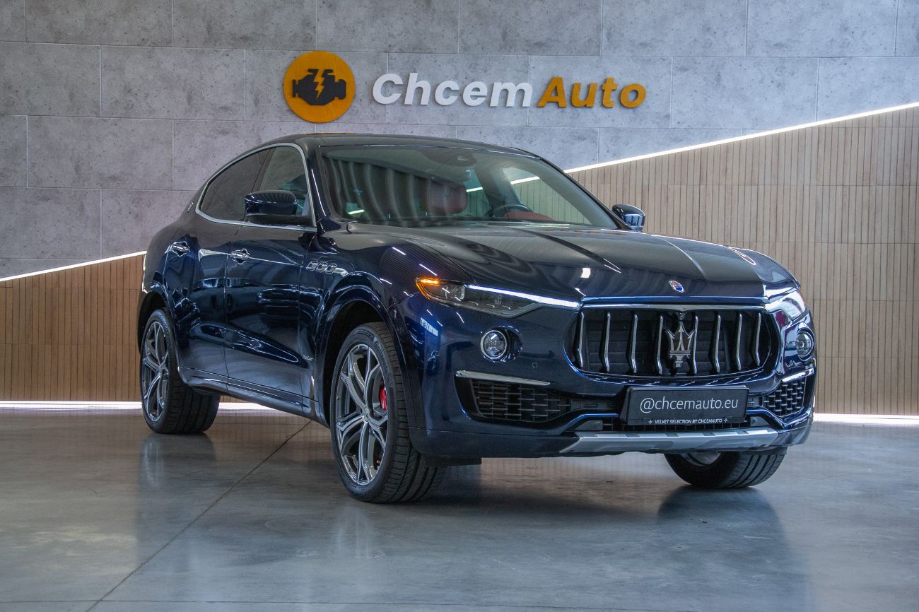 Detailed view of the car