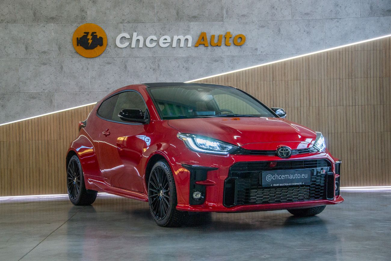 Detailed view of the car