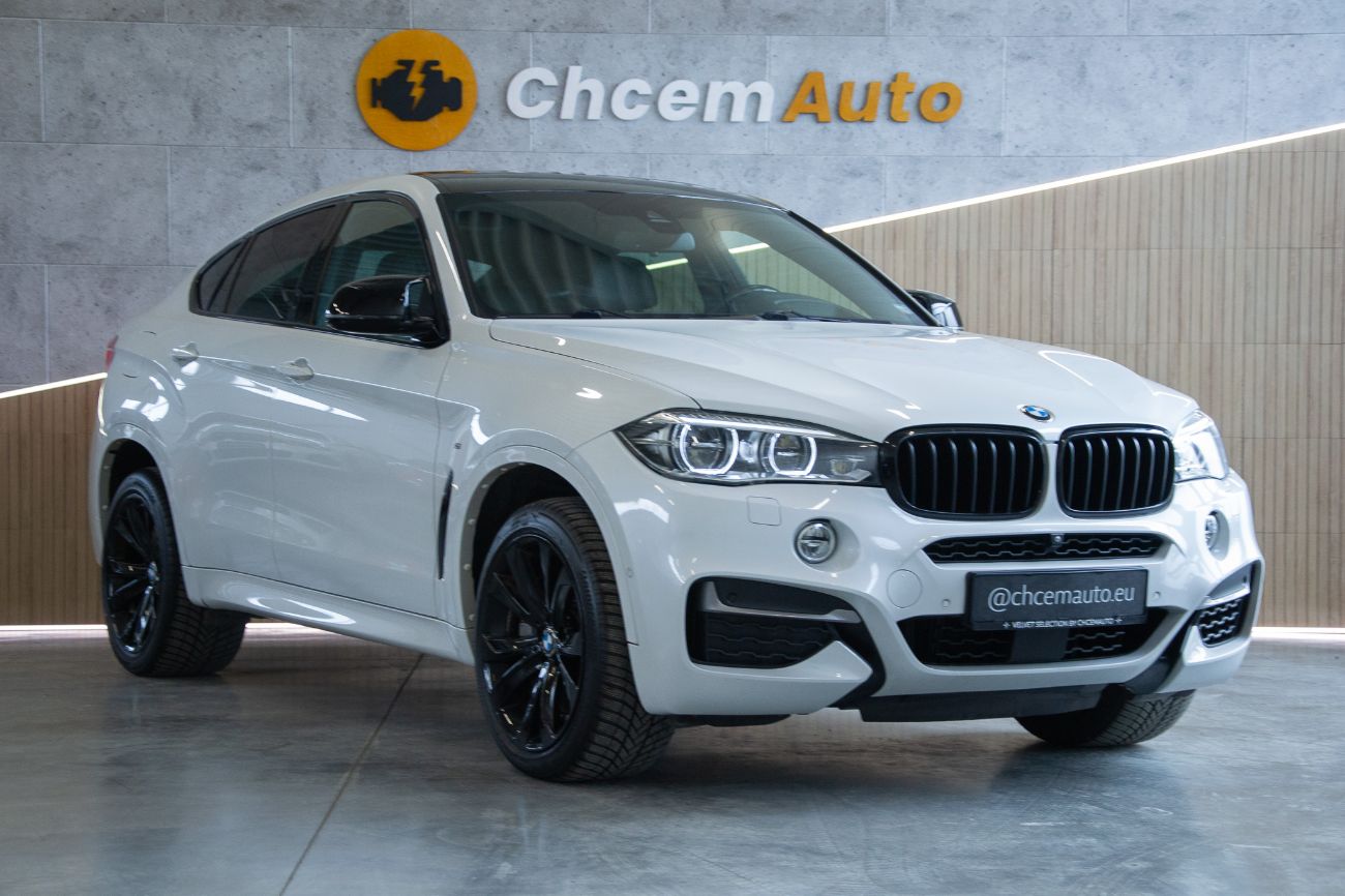 Detailed view of the car